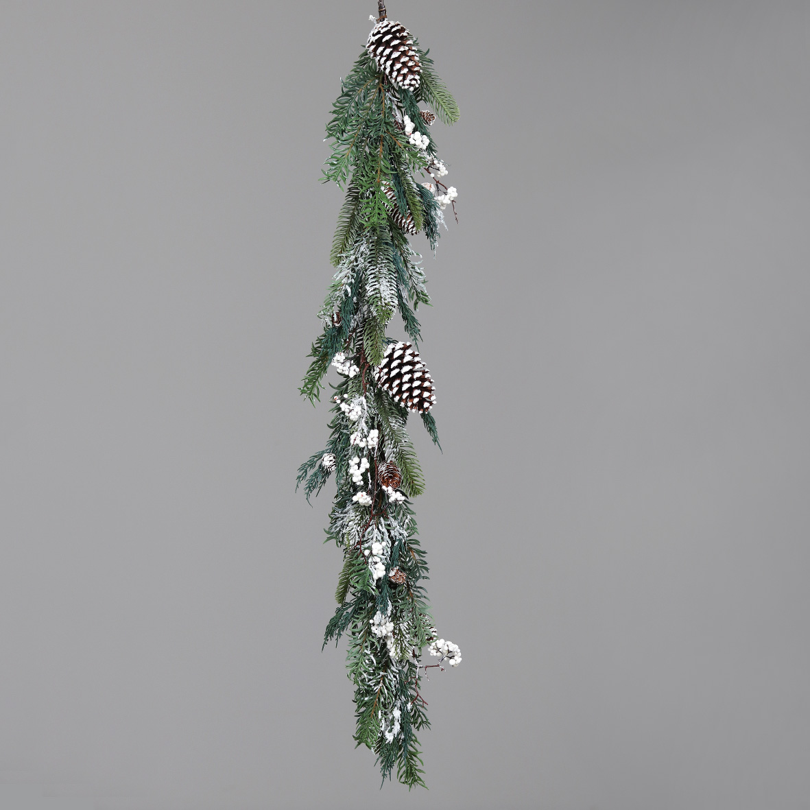Tannengirlande mit Zapfen und Beeren beschneit - 110 cm