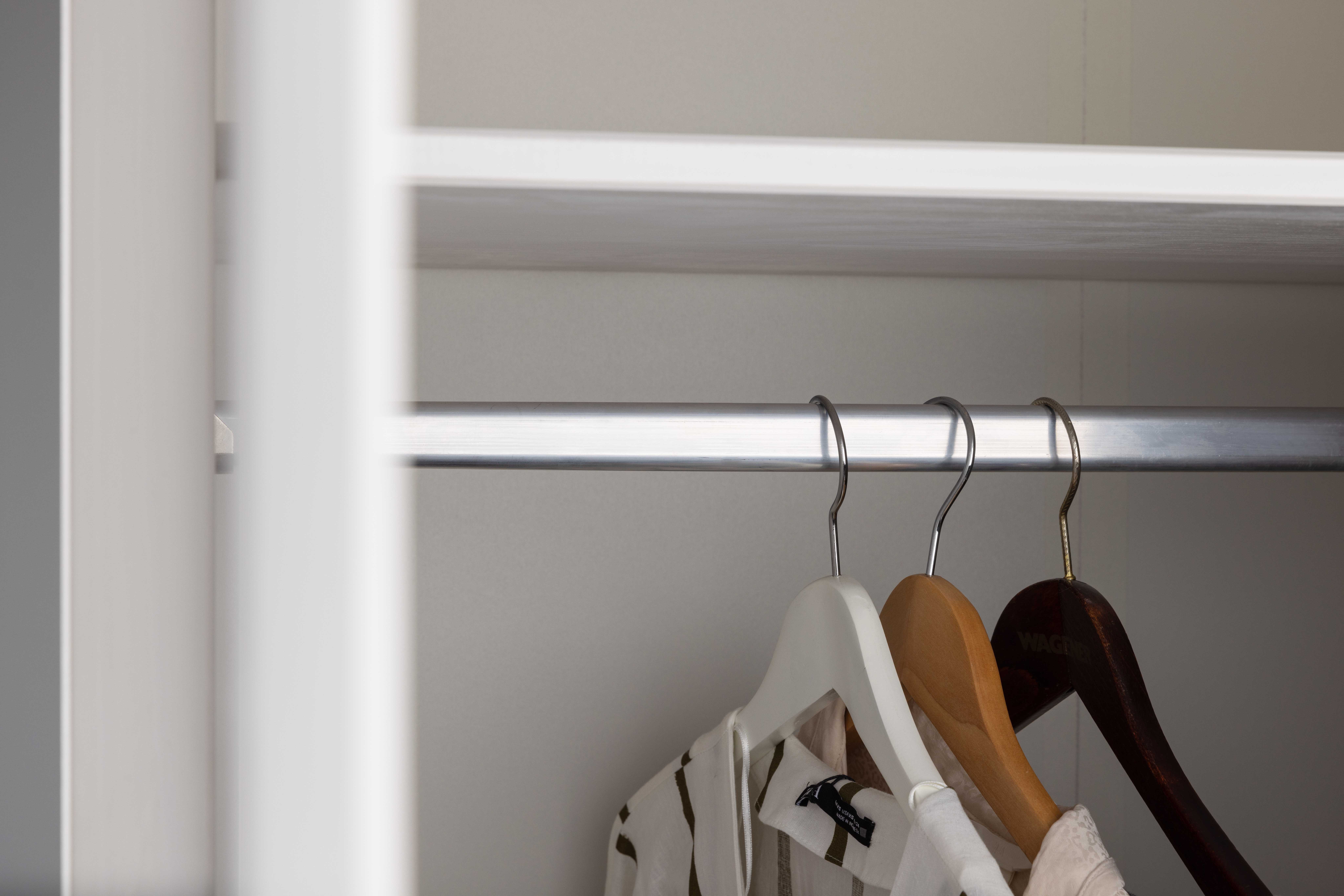 Kleiderschrank, Massivholz weiß, 155cm brt - MyStyle 3076