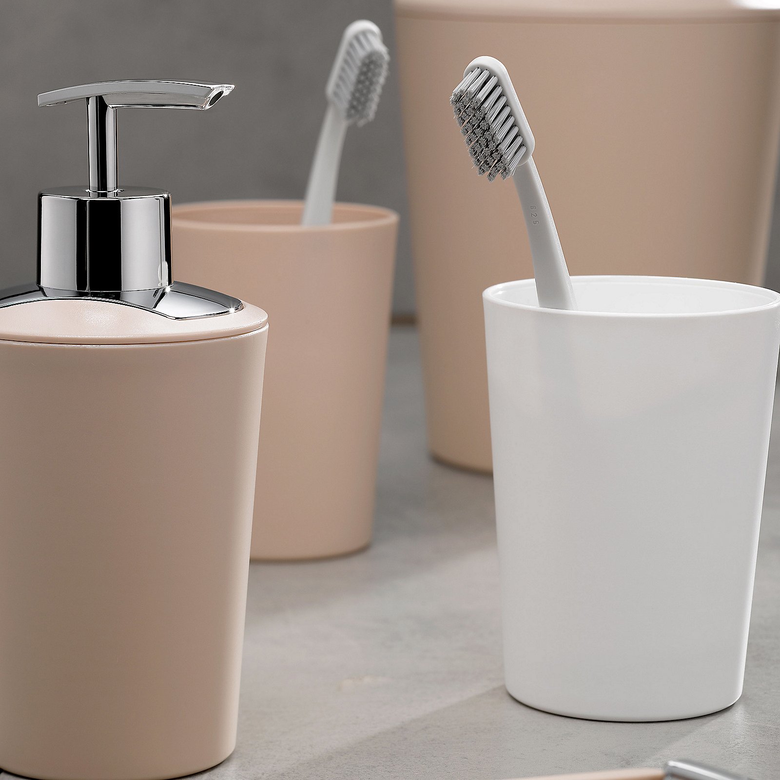 Becher - MARTA SCHWARZ