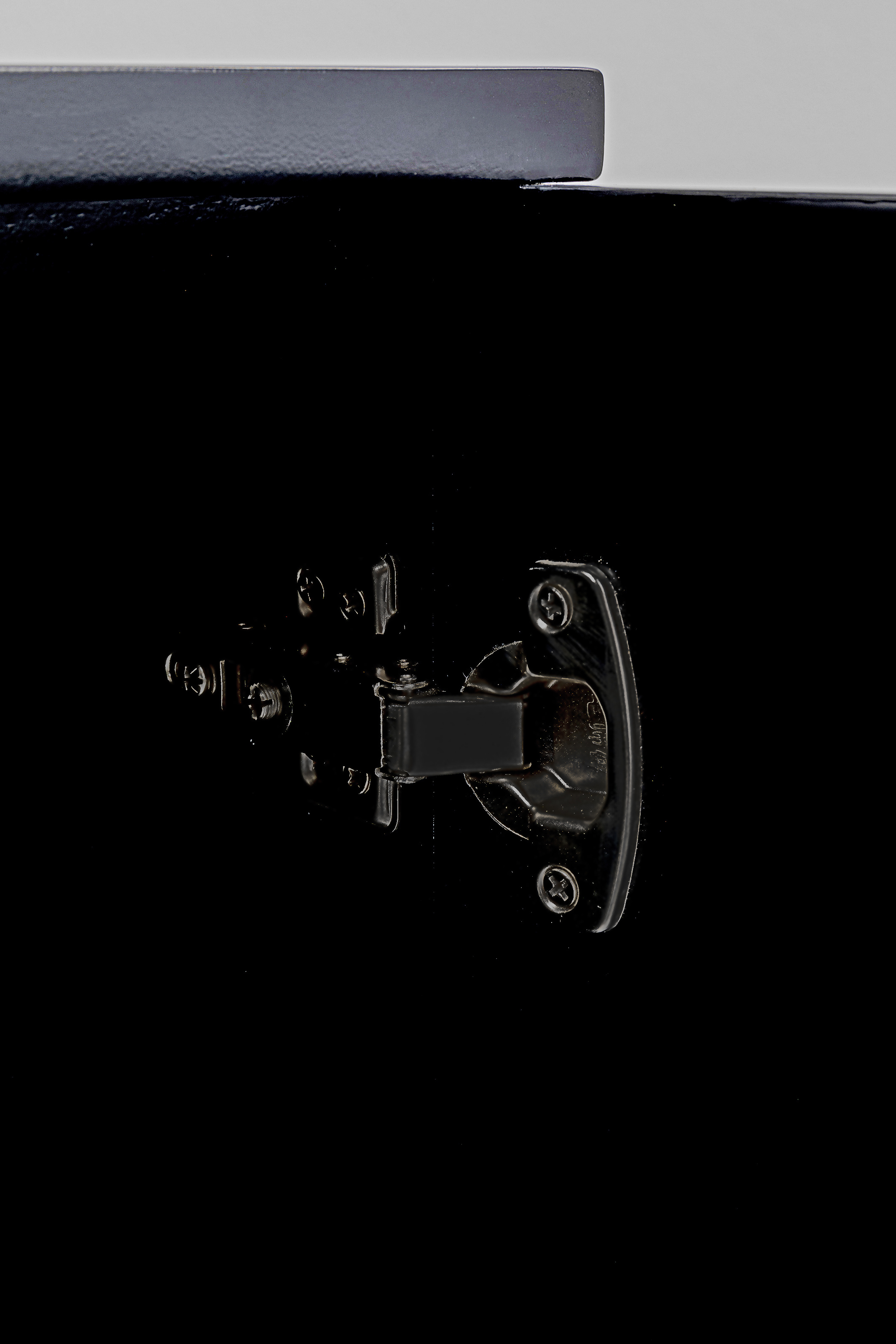 Sideboard, schwarz/gold, 4 Türen - Cracked