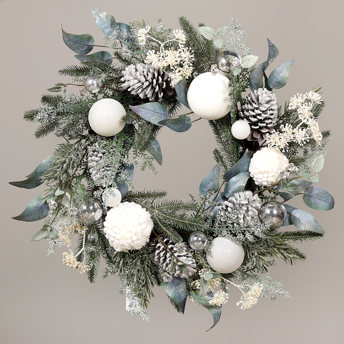 Tannen Mix Kranz mit Zapfen - Weihnachtskugeln etc., 60cm