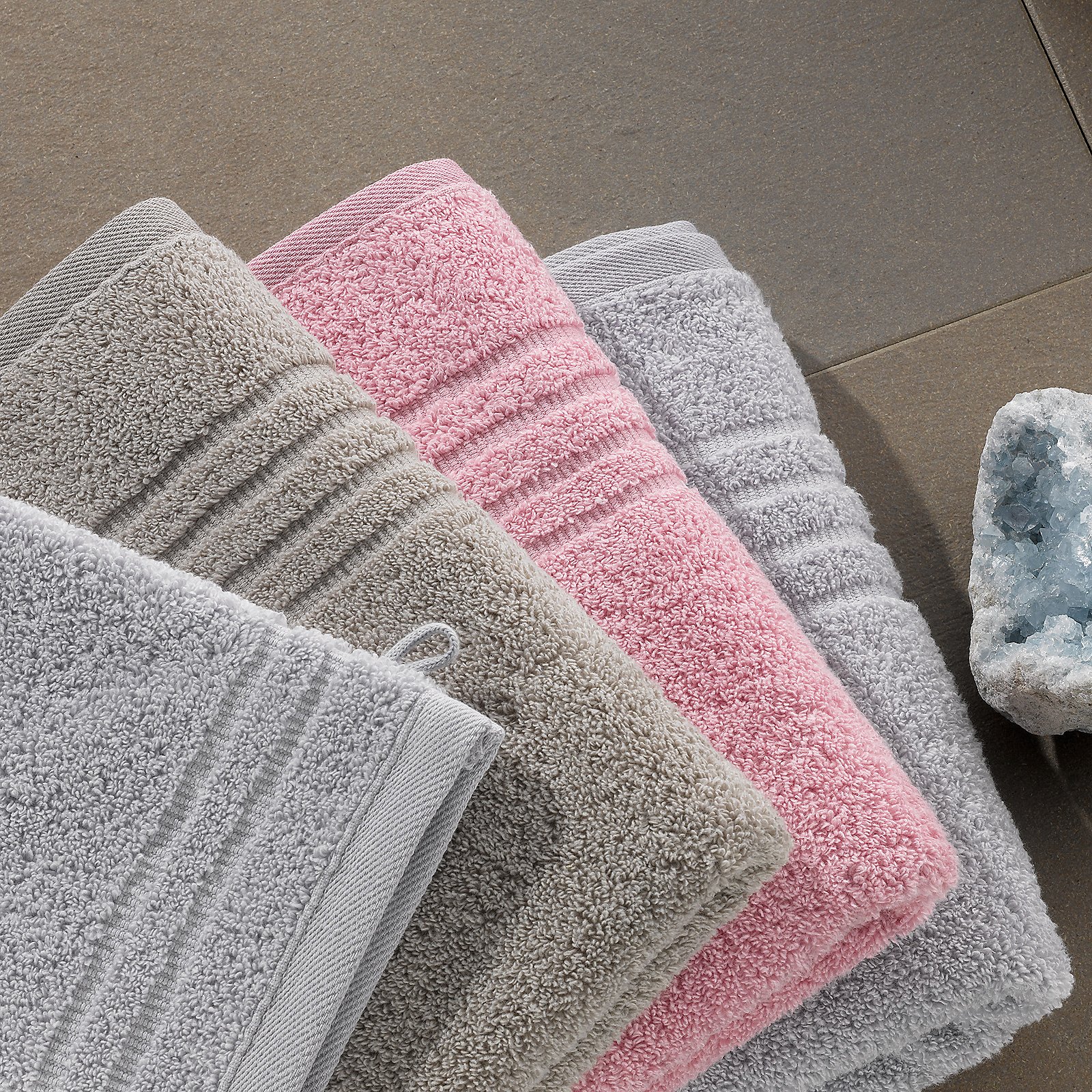 Duschtuch Leonora 140x70 cm - 100%Baumwolle Premium felsgrau