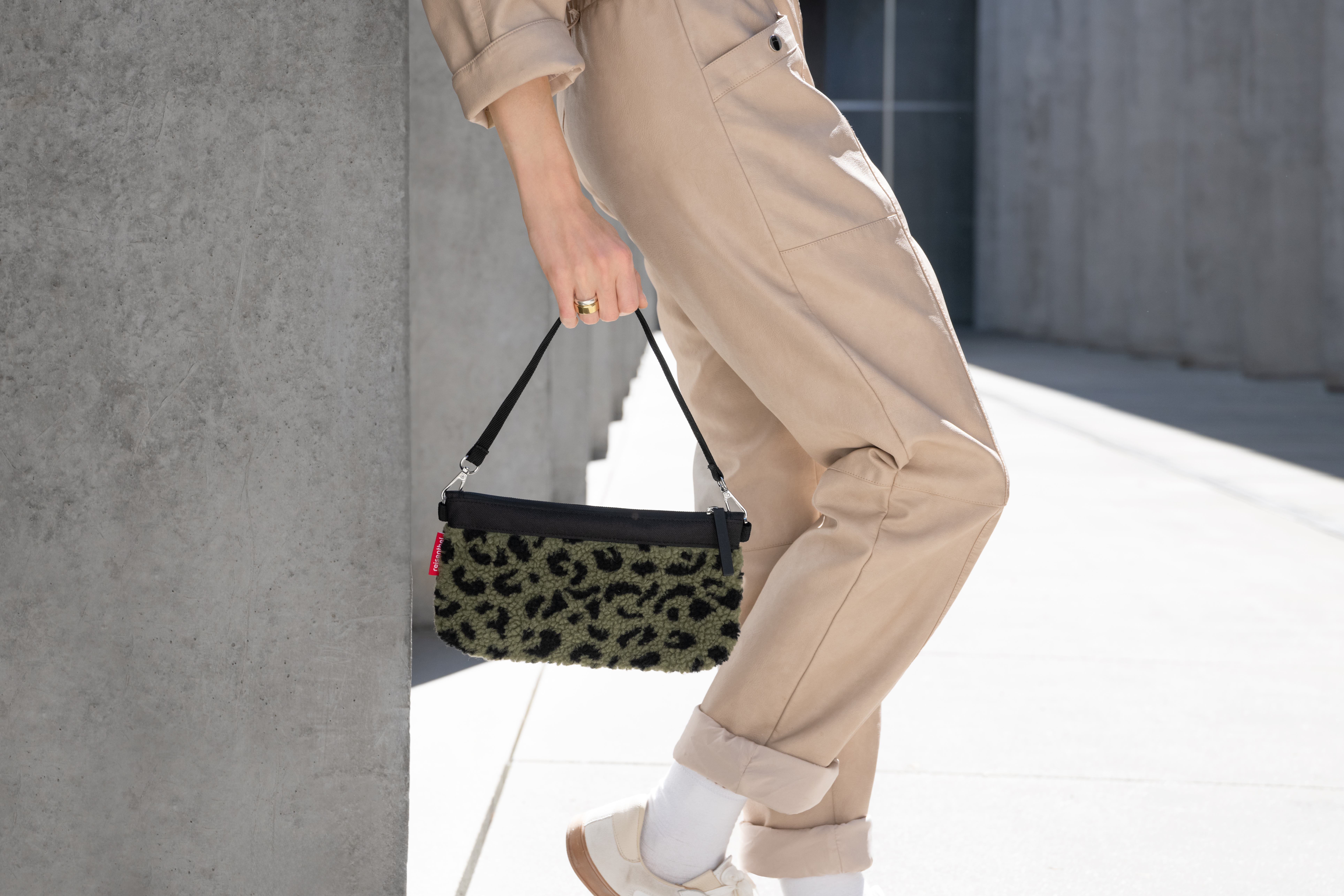 reisenthel, mini pouch - leo olive