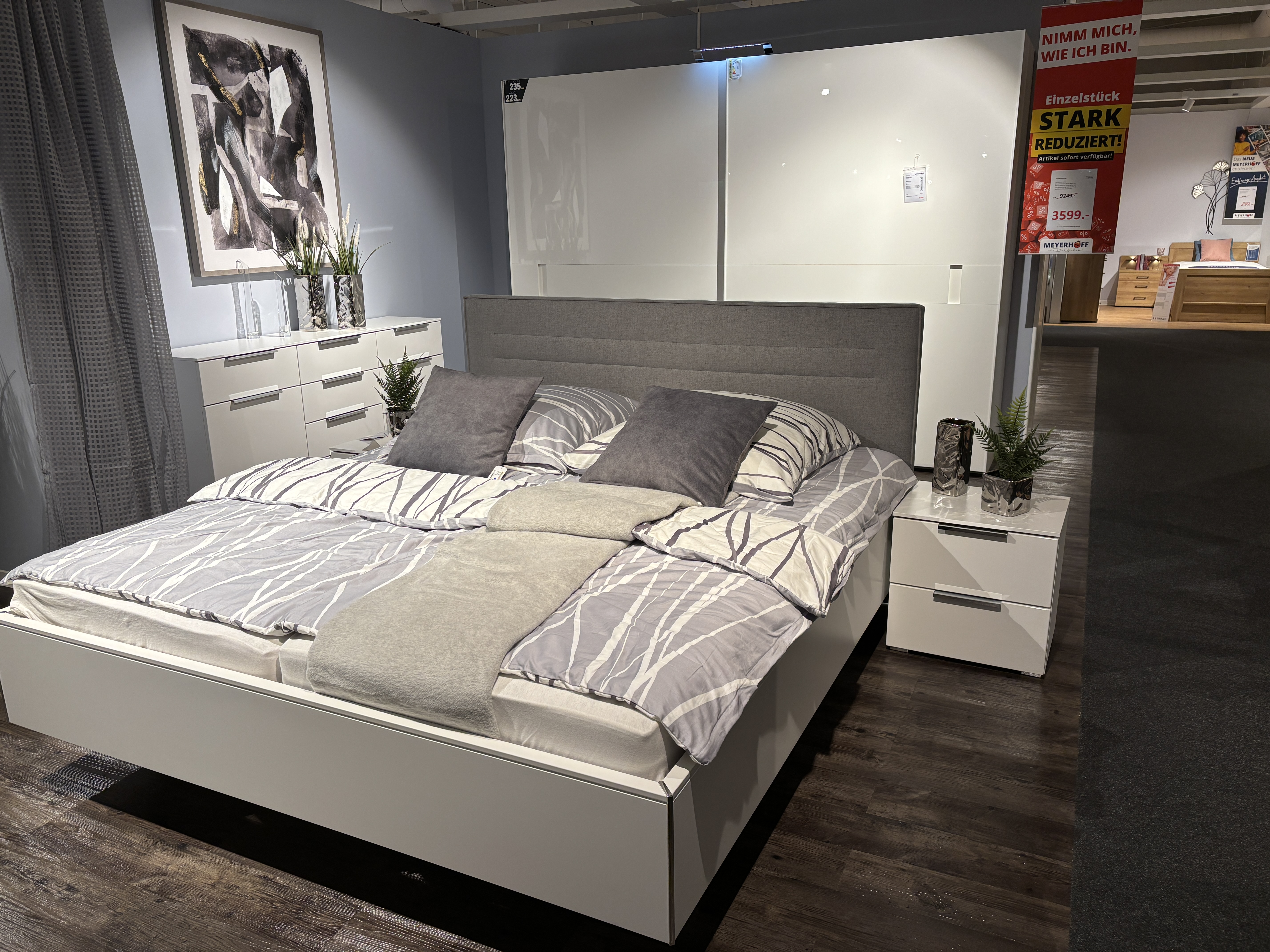 Schlafzimmer, weiß, Front Hochglanz weiß - em collect