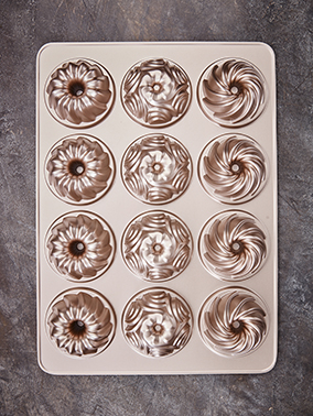 Gugelhupfform Violet - 39,5 x 28,5 cm, Höhe 4,2 cm