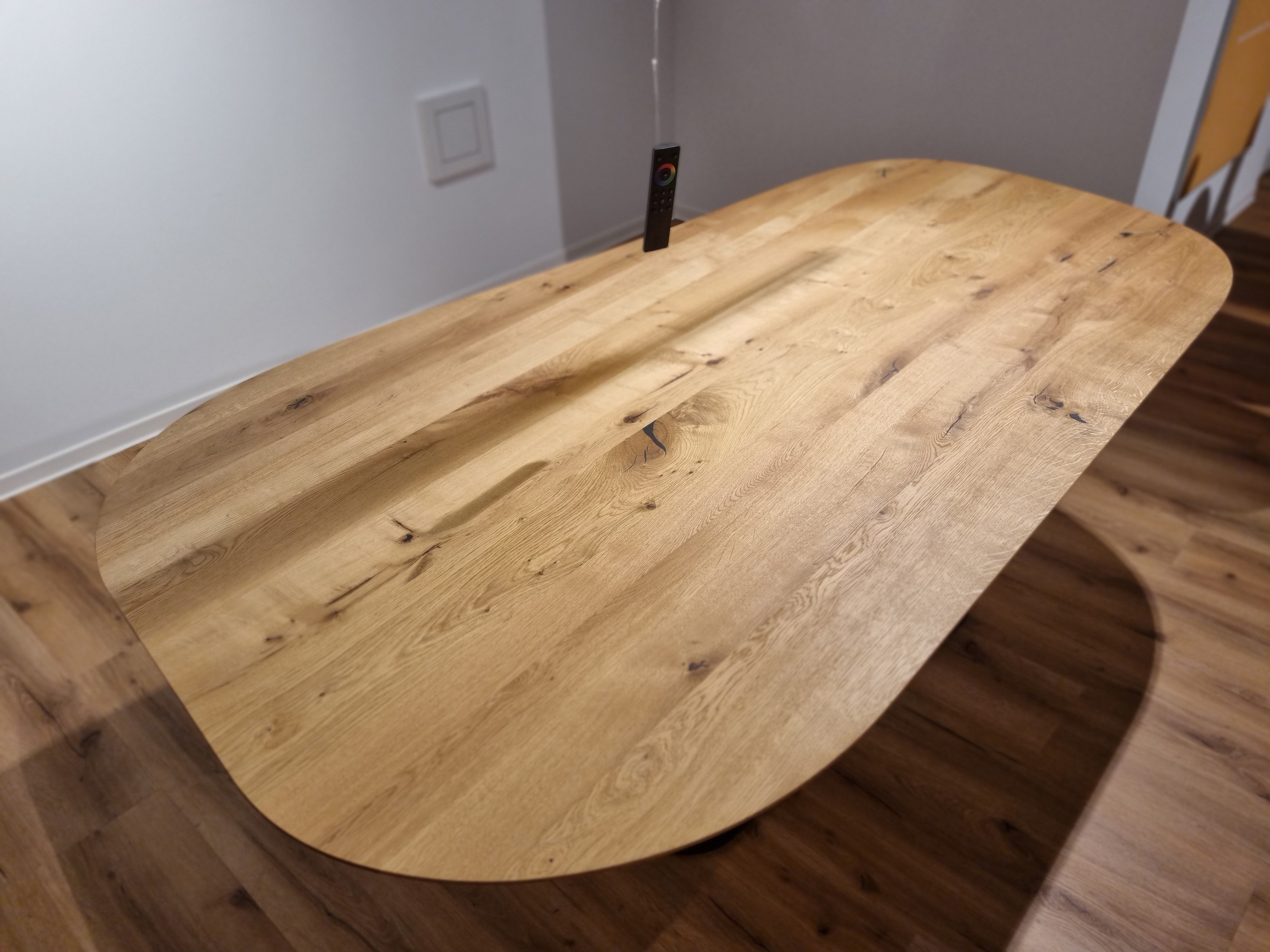 Esstisch, Wildeiche massiv  - Helvin