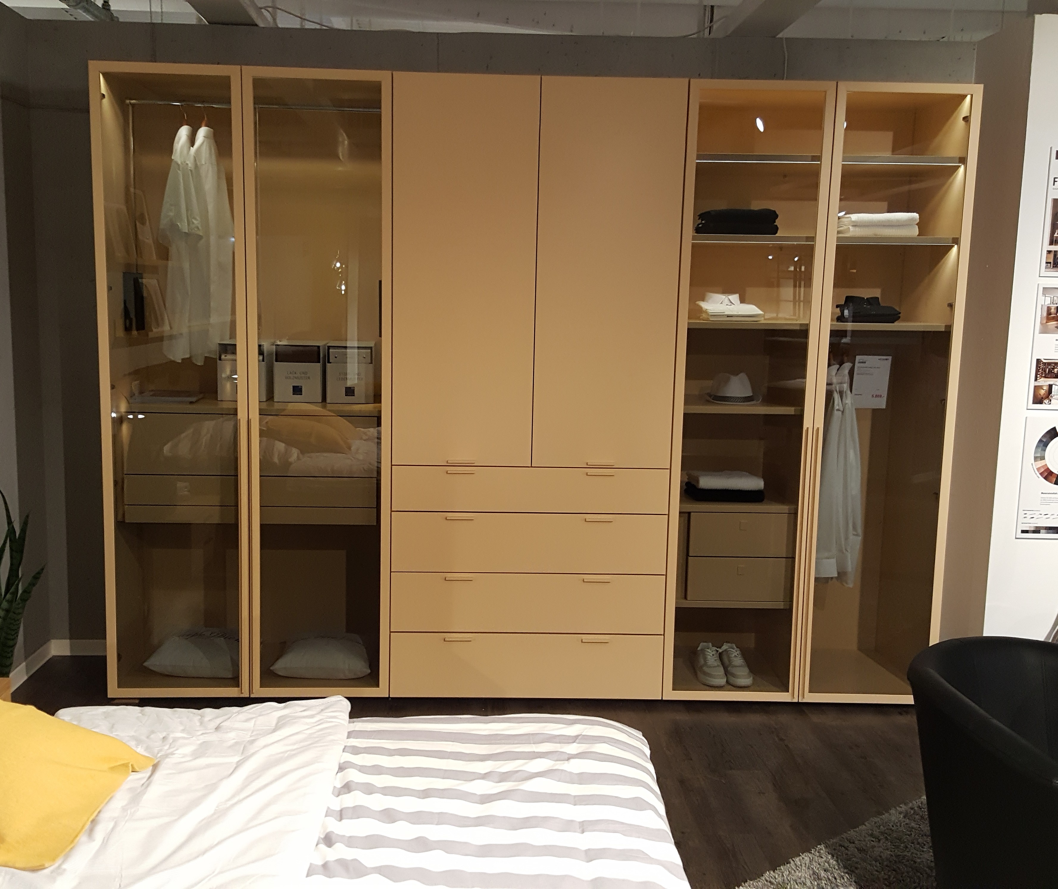 Kleiderschrank 6-türig, Lack peach - Flair-S