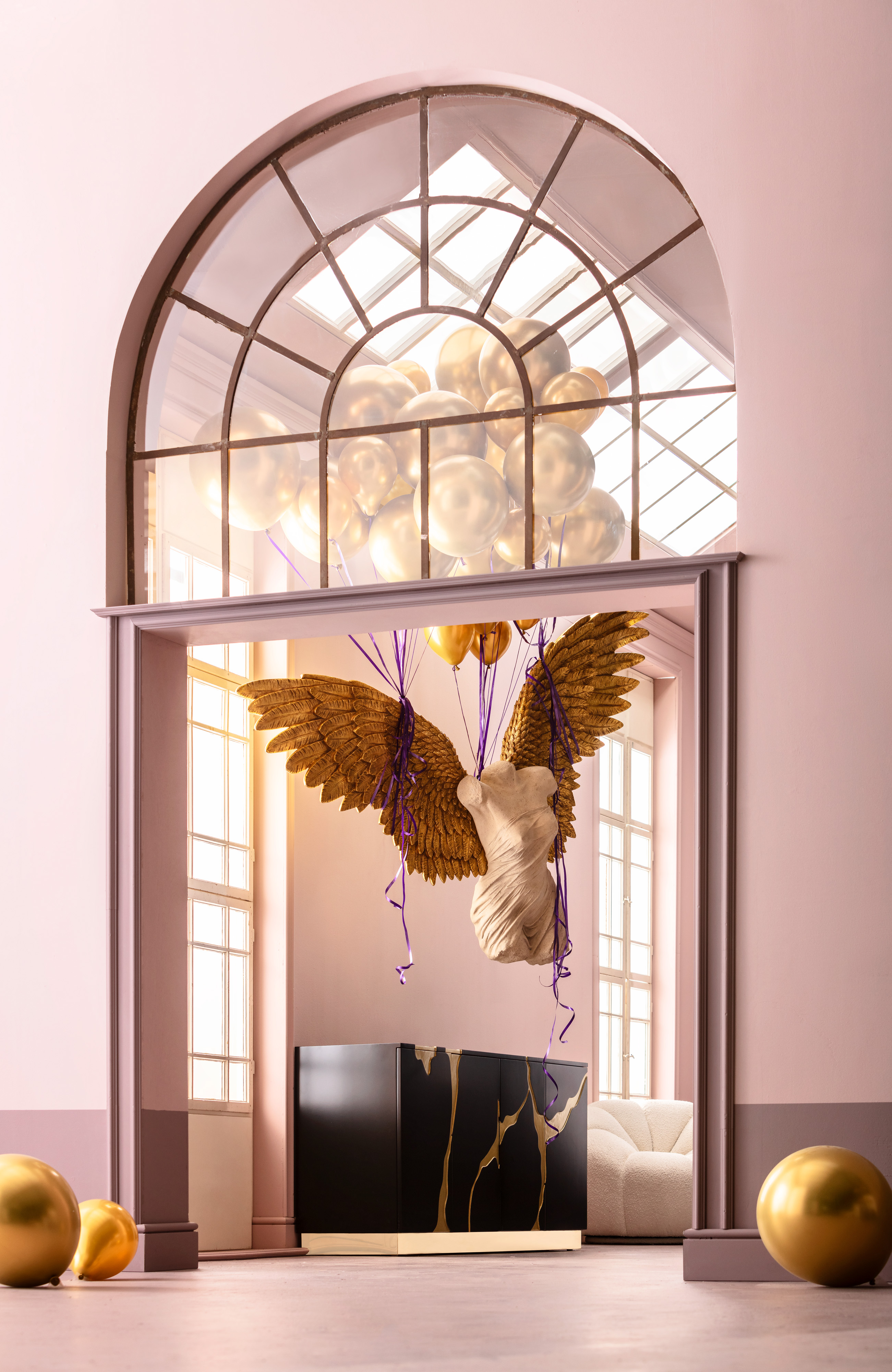 Sideboard, schwarz/gold, 4 Türen - Cracked