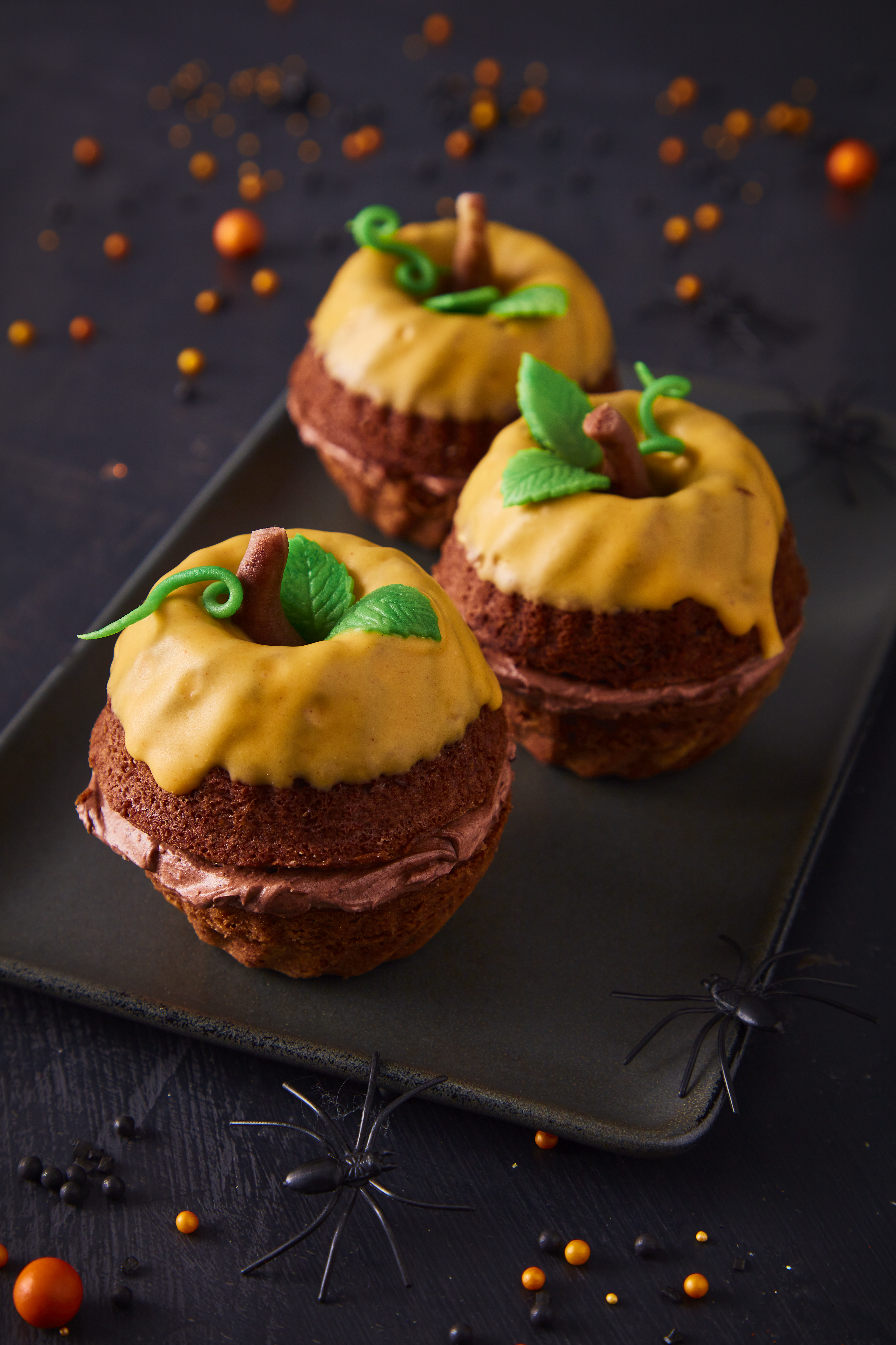 Mini-Gugelhupfblech Halloween - Ø 7 cm, 26,5 x 18,5 cm, Höhe 3 cm, für 6 Stück