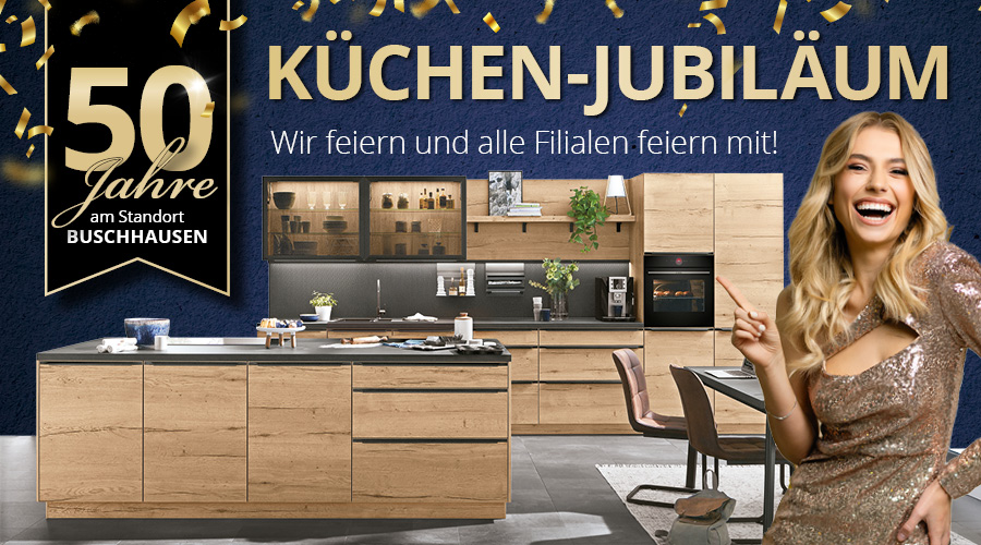 Küchen Jubiläum • 50 Jahre Standort Buschhausen • Abbildung einer Küche auf blauen Grund und eine Frau im goldenen Kleid zeigt darauf • Meyerhoff