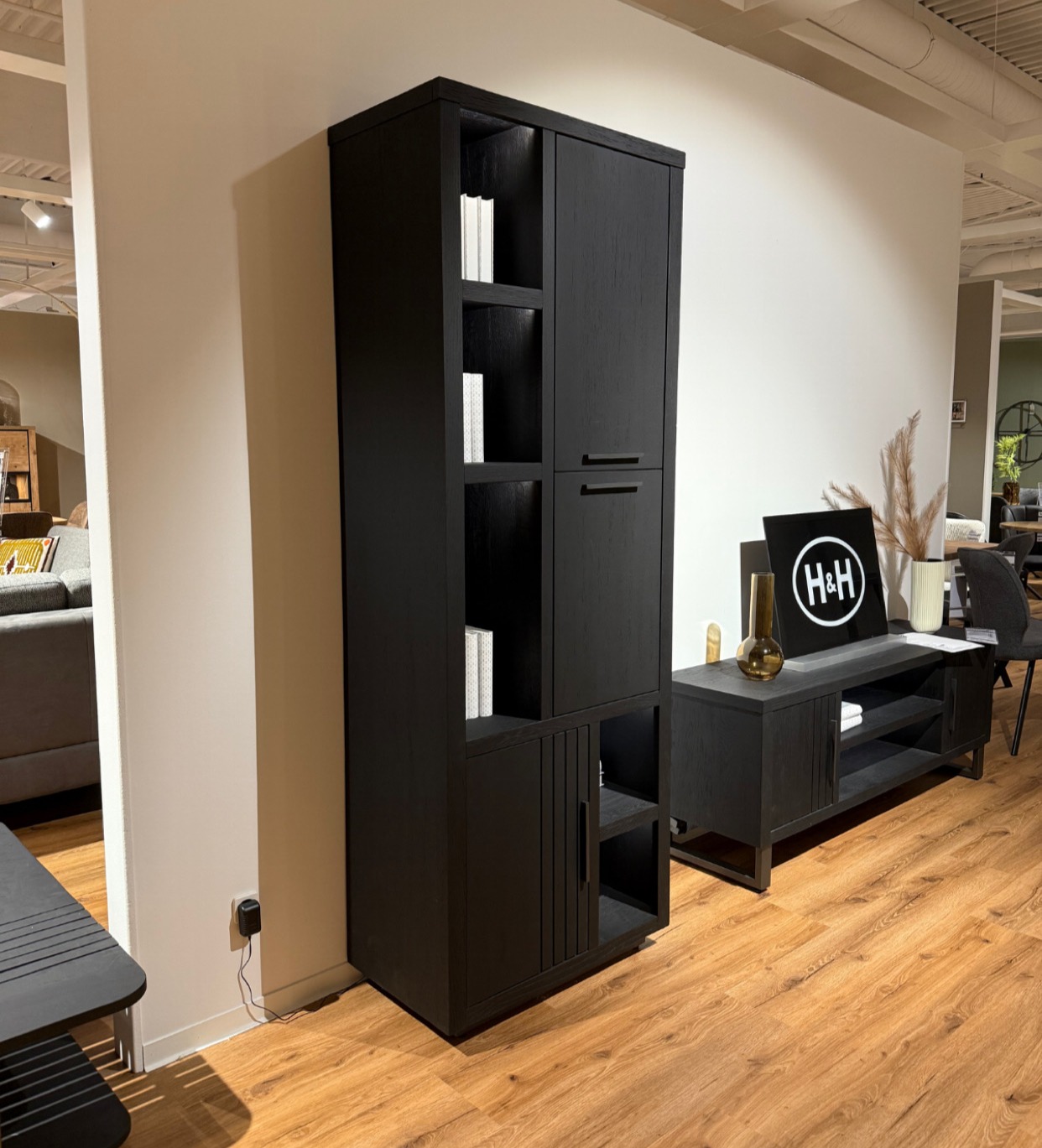 Schrank schmal, Eiche Castle black - Pavie