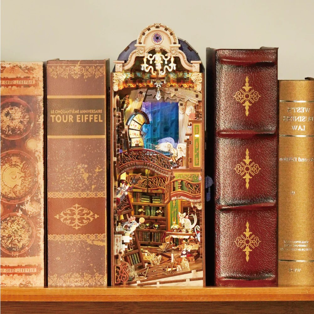 Tonecheer DIY-Set Book Nook mit LED, 3D Puzzle - Magical Library