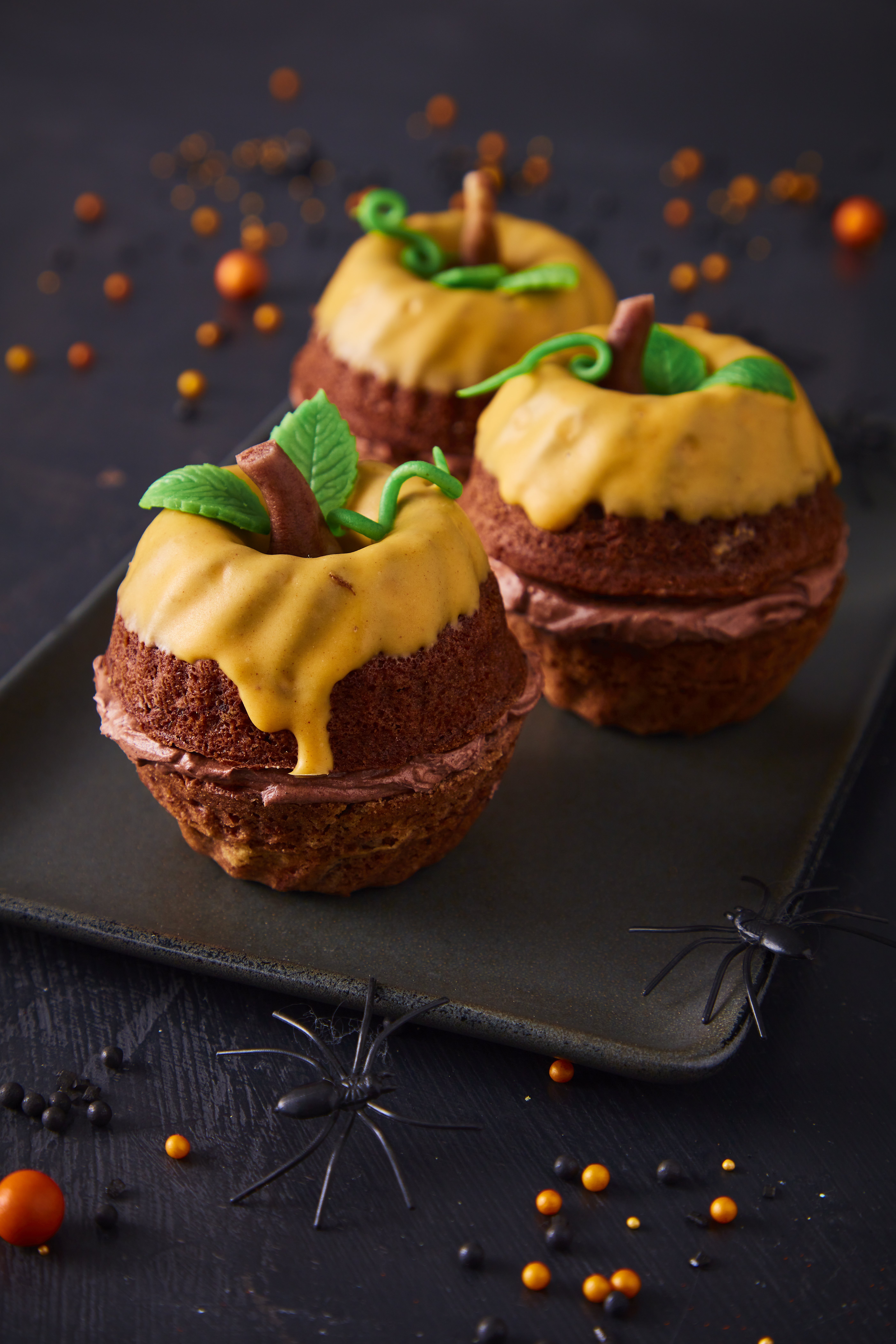 Mini-Gugelhupfblech Halloween - Ø 7 cm, 26,5 x 18,5 cm, Höhe 3 cm, für 6 Stück