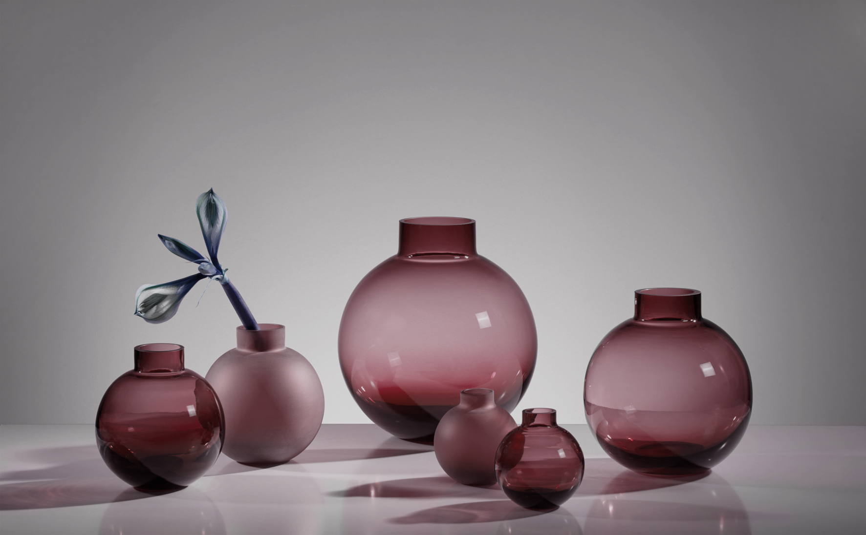 Kugelvase Solento lila satiniert 12 Ø 13h