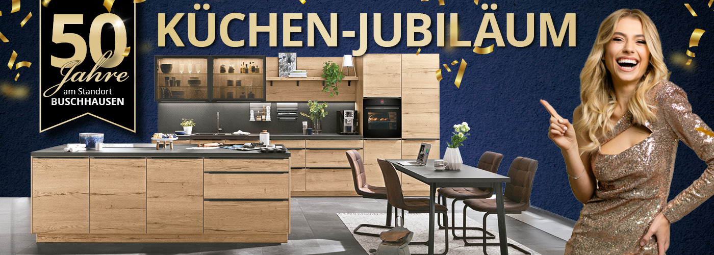 Küchen Jubiläum • 50 Jahre Standort Buschhausen • Abbildung einer Küche auf blauen Grund und eine Frau im goldenen Kleid zeigt darauf • Meyerhoff