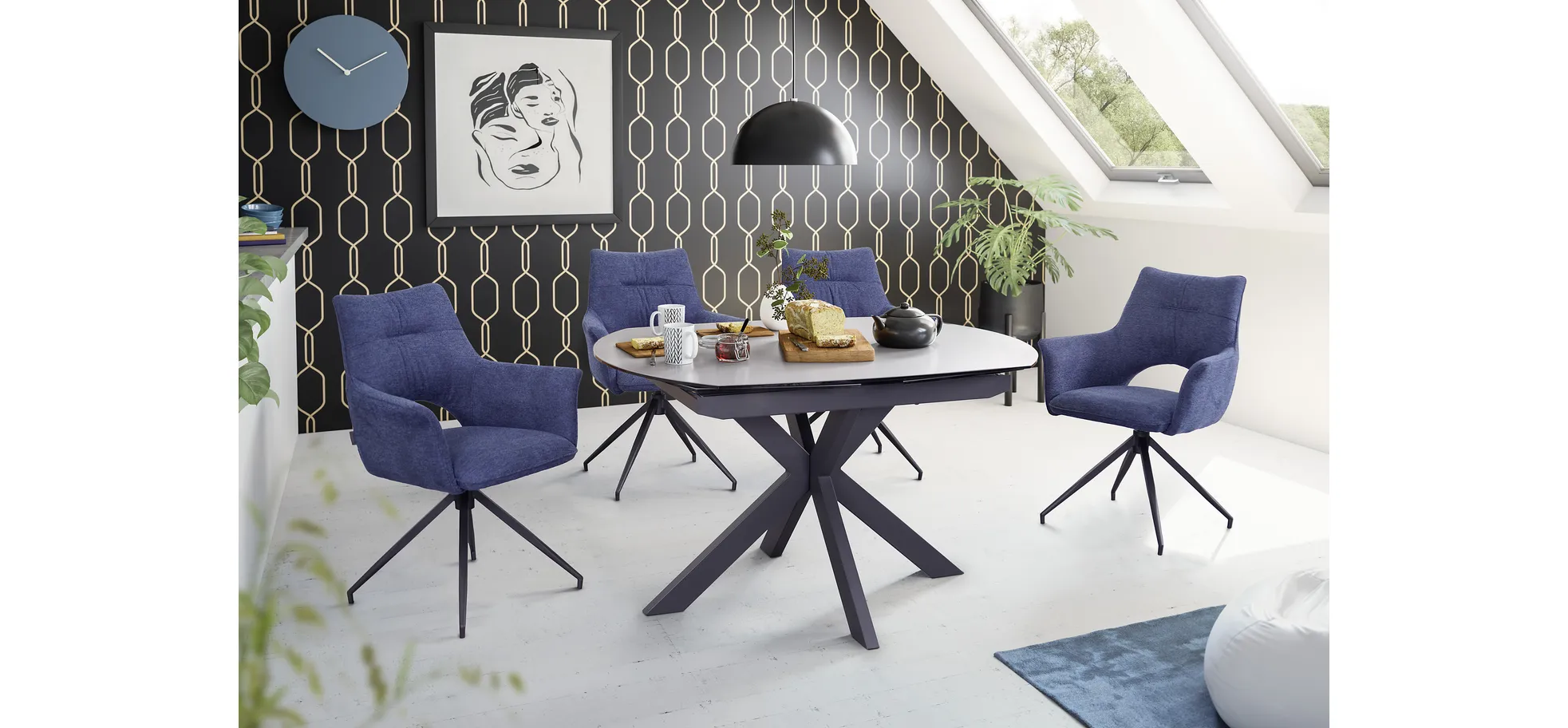 Vierfußstuhl mit Armlehnen, blau - Maleen